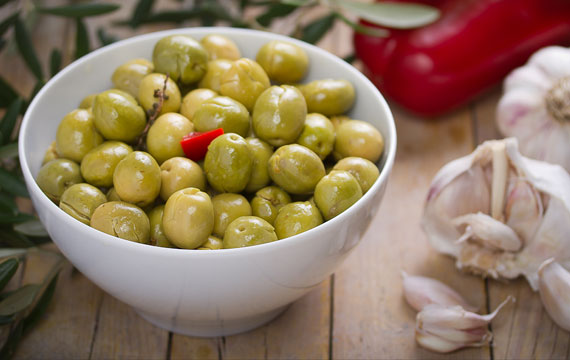 Manzanilla Aloreña table olives with designation of origin